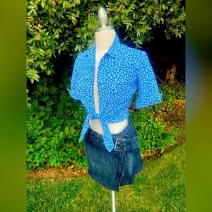 Vintage, 1980s handmade Stylish Blue Floral Tie Down Shirt